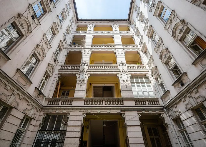 Short Trips * Budapest